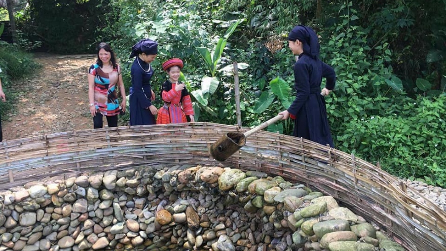 Thăm bản Tày trong thành phố