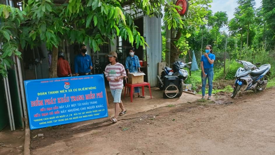 “Biệt đội” áo xanh chung tay phòng chống dịch Covid-19 ở Đắk Lắk