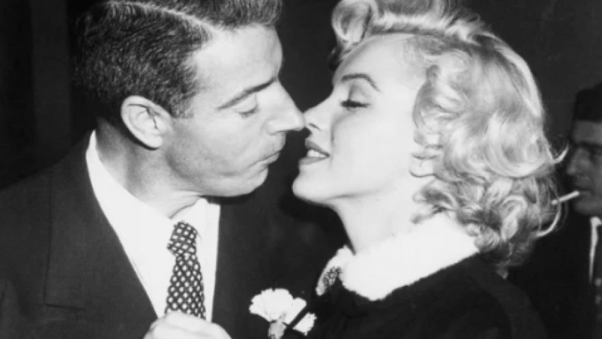 “Biểu tượng gợi cảm” Marilyn Monroe và 3 cuộc hôn nhân chóng vánh