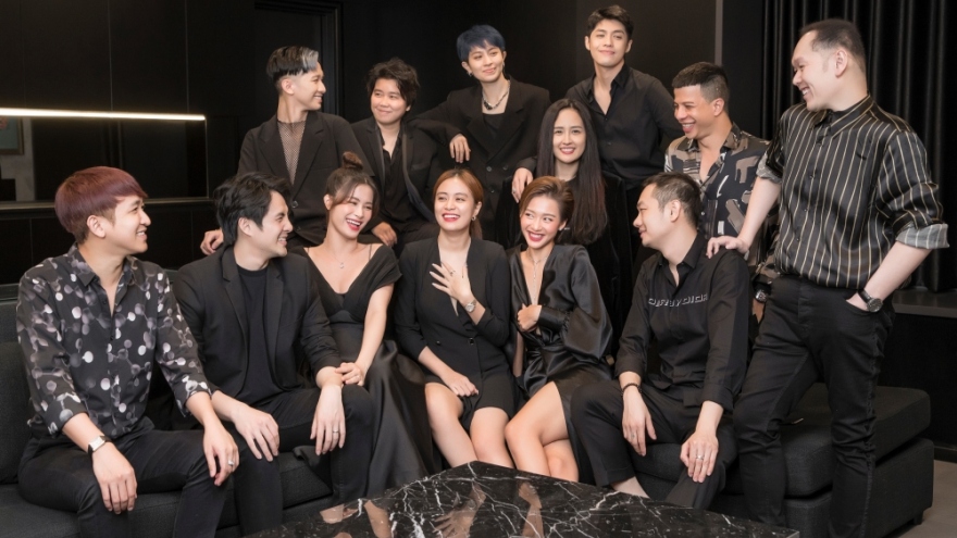 Mai Phương Thuý, Đông Nhi rạng rỡ đến chúc mừng sinh nhật Khả Ngân