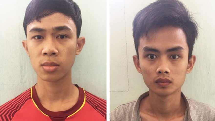 Cô gái trẻ say rượu bị chở vào nhà nghỉ hiếp dâm