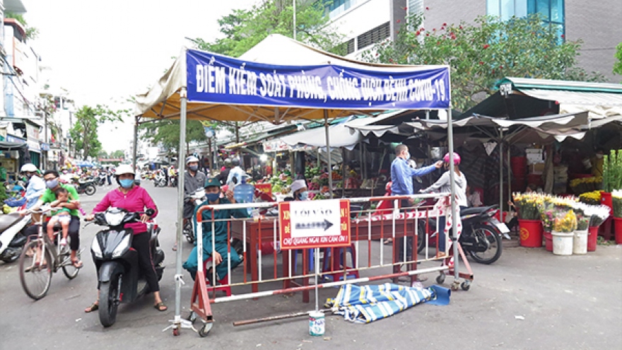 Quảng Ngãi: Không tuân thủ cách ly tại nhà sẽ bị cách ly tập trung trả phí