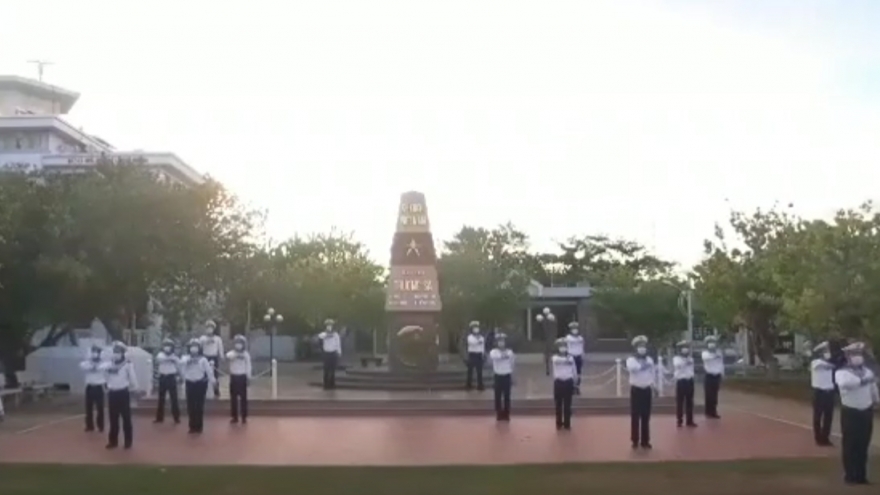 Hải quân vùng 4 quay MV ở Trường Sa tuyên truyền phòng chống dịch Covid-19