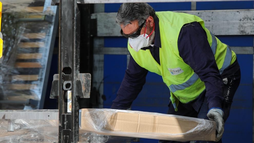 Covid-19 phức tạp trở lại ở Italy, dấu hiệu tích cực tại Tây Ban Nha