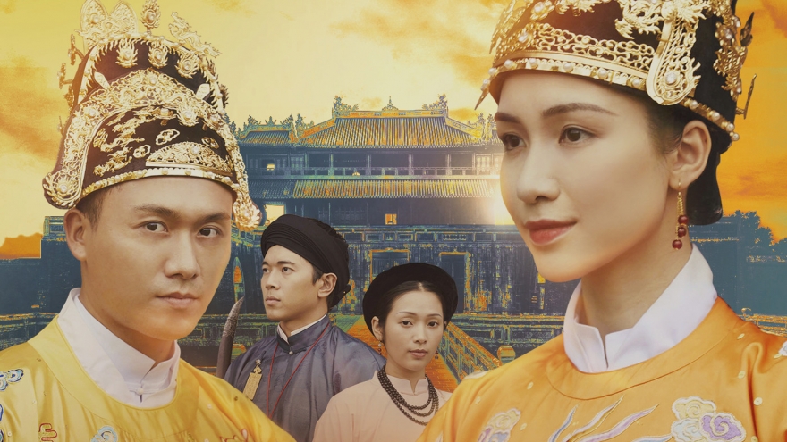 Hòa Minzy vào vai Hoàng hậu Nam Phương trong MV mới