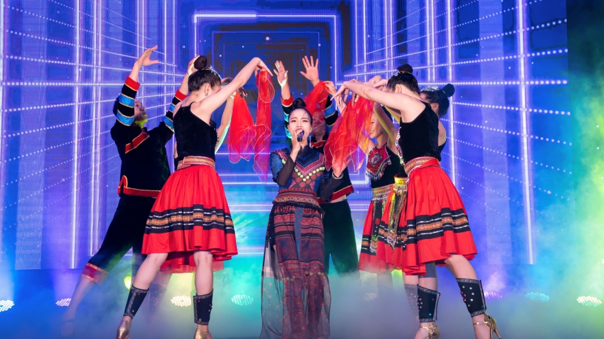 Choáng ngợp cảnh đẹp Tây Bắc trong MV của Sèn Hoàng Mỹ Lam