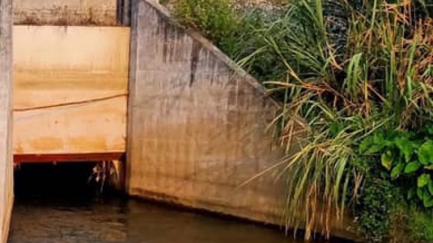 Nam thanh niên tử vong thương tâm dưới cống thoát nước