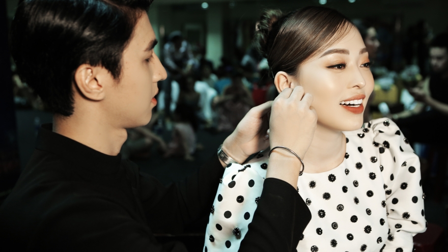 Cặp đôi Bình An và Phương Nga lần đầu sóng đôi trên sàn catwalk