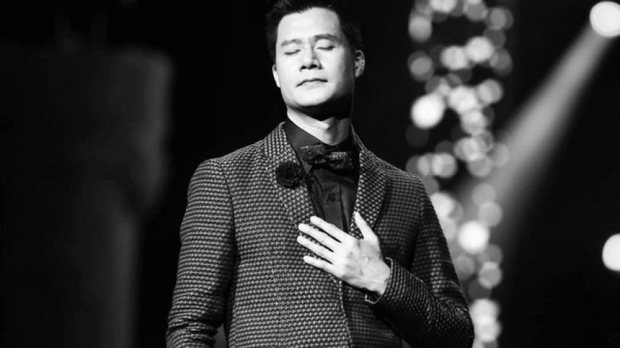 “Hoàng tử nhạc tình” Quang Dũng làm “chàng thơ” của ban nhạc Anh Em