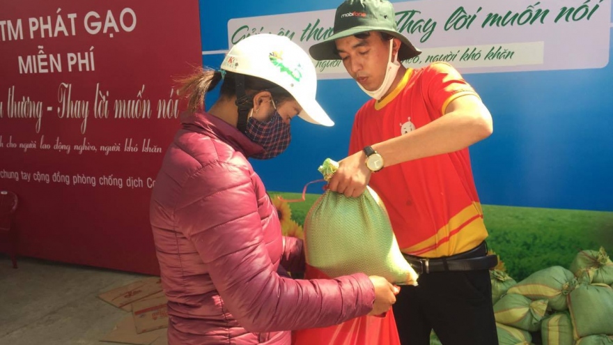 Tỉnh Đoàn Lâm Đồng tặng 2.000 phần quà giúp đỡ người nghèo