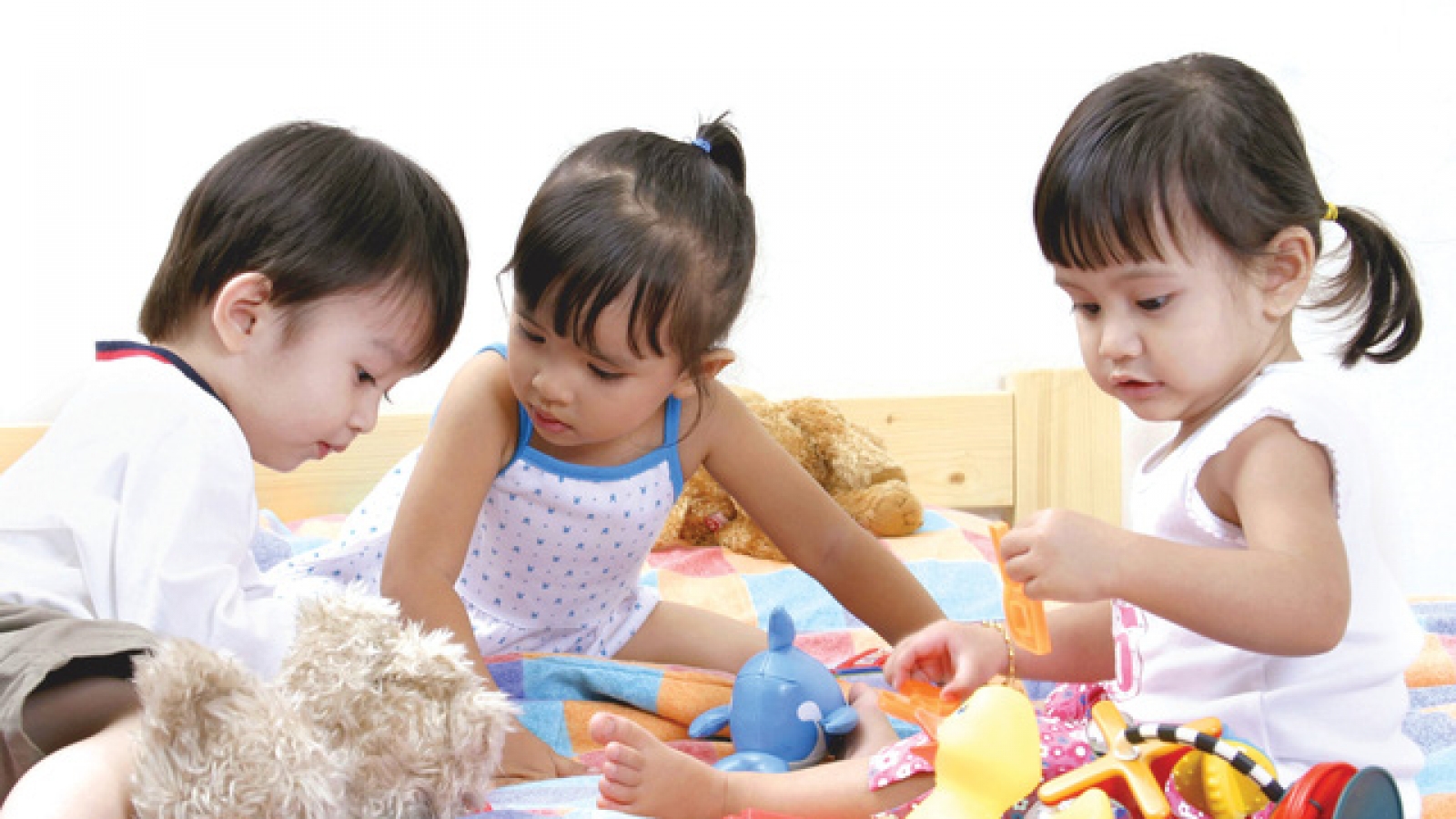 Kết hôn trước 30 tuổi, sớm sinh con: Lợi đủ đường