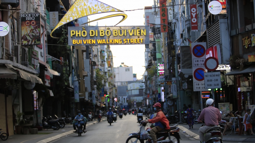 Quán bar, nhà hàng ở TPHCM chấp hành nghiêm biện pháp chống dịch Covid