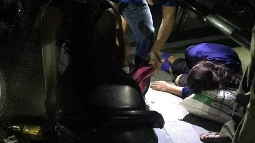 Thiếu phụ bất tỉnh tại trạm chờ xe buýt cùng lọ thuốc trừ sâu uống dở