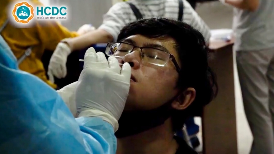 Đã có kết quả xét nghiệm của các cư dân cùng tầng với bệnh nhân 326