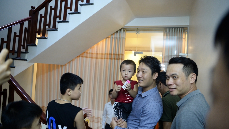 Vượt hàng chục km đến chia vui với gia đình bé trai bị bắt cóc ở Bắc Ninh