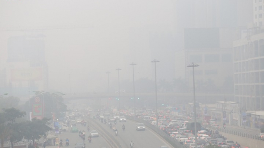 Chất lượng không khí Hà Nội lại kém, người già, trẻ em nên hạn chế ra ngoài