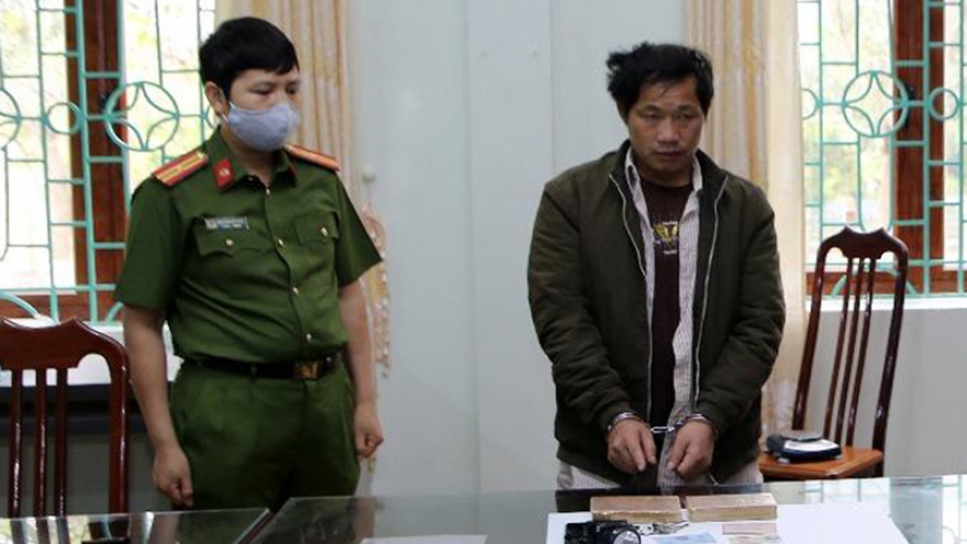 Một đối tượng sa lưới trên đường vận chuyển 2 bánh heroin