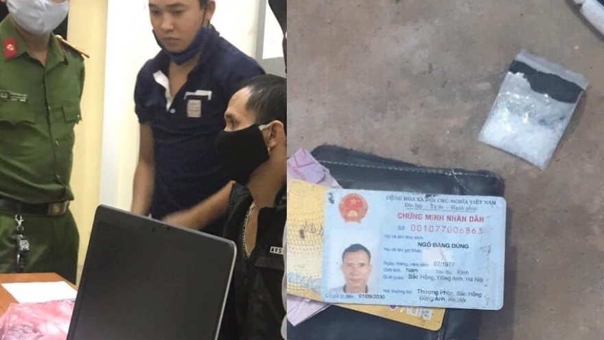 Kiểm tra thân nhiệt ở chốt kiểm dịch Covid-19, lộ ra ma túy