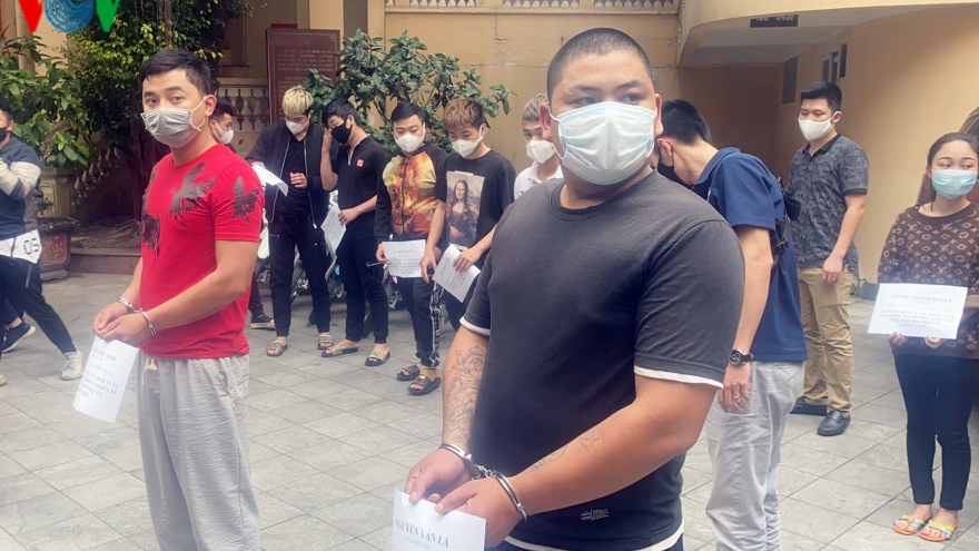 Khởi tố vụ án nhóm “quái xế” bốc đầu, lạng lách quanh hồ Hoàn Kiếm