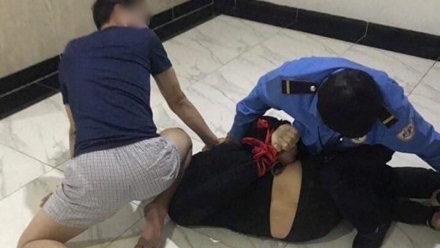 Công an mật phục bắt kẻ mang 32 túi ma túy tại Hà Nội