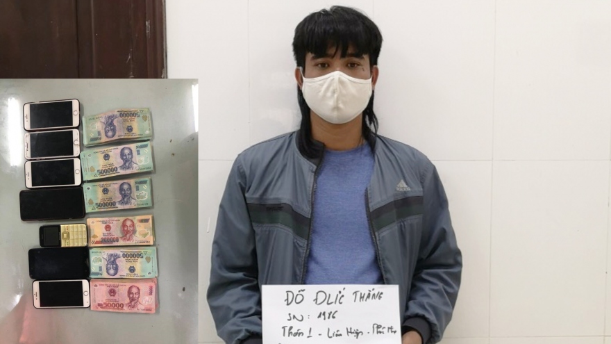 15 con bạc bị bắt khi đang “sát phạt” giữa mùa dịch Covid-19