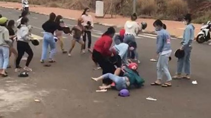 Nhóm nữ sinh Bình Phước tụ tập, đánh nhau giữa đại dịch Covid-19