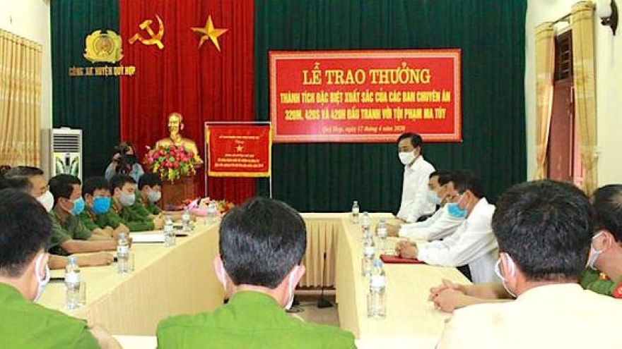 Nửa tháng “đánh” 3 chuyên án liên quan đến “cái chết trắng“