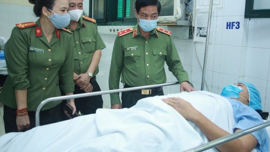 Trung úy công an bị kẻ chống đối đâm xe vào người tại Hà Nội