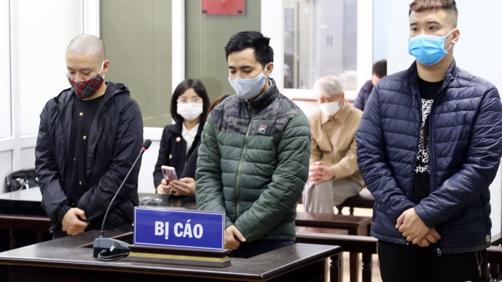 Hành hung cán bộ phòng dịch Covid-19, lĩnh án 9 tháng tù giam