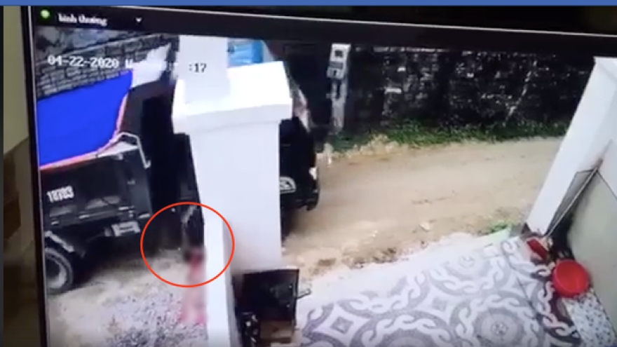 Nóng 24h: Tài xế lùi xe làm tử vong cháu bé ở Nghệ An đã bị bắt