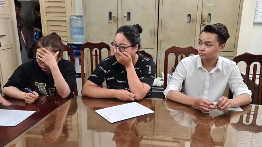 Hà Nội triệt phá ổ nhóm chuyên làm giấy tờ giả để chiếm đoạt tiền ngân hàng