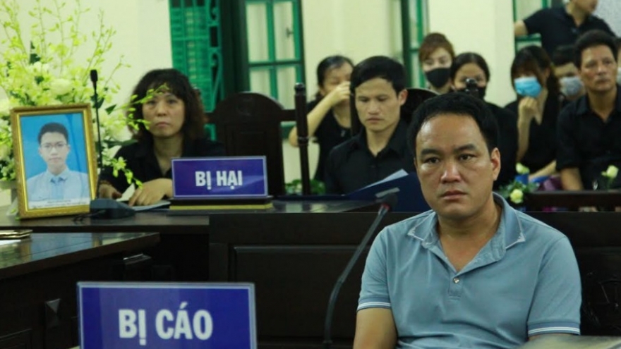 Hoãn phiên xử tài xế xe rác chạy vào giờ cấm, tông chết bé trai