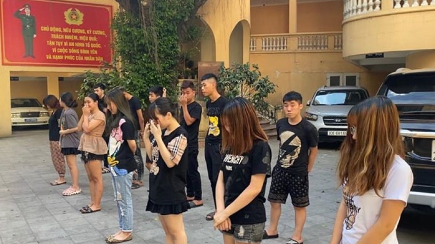Bắt nhóm “quái xế” đâm trọng thương một người đang chờ đèn đỏ