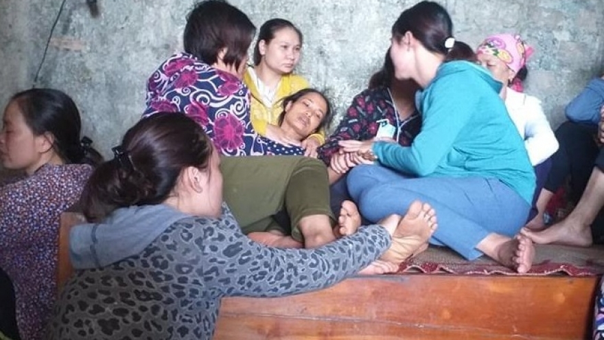 Thi thể bé trai 5 tuổi bị trói tay, phát hiện ở mép suối