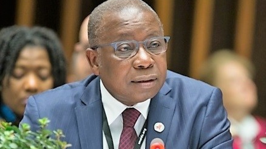 Bộ trưởng Y tế Ghana nhiễm Covid-19