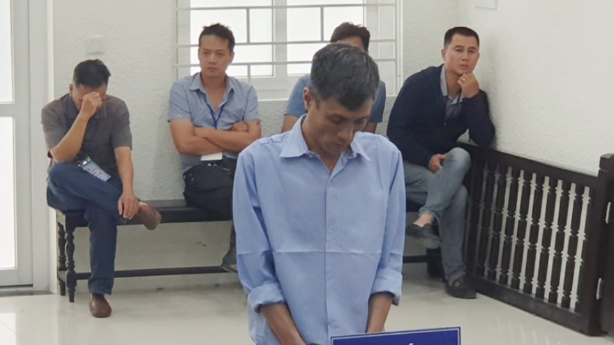 Đối tượng say rượu tông xe, dùng dao đâm nạn nhân lĩnh án 8 năm tù giam