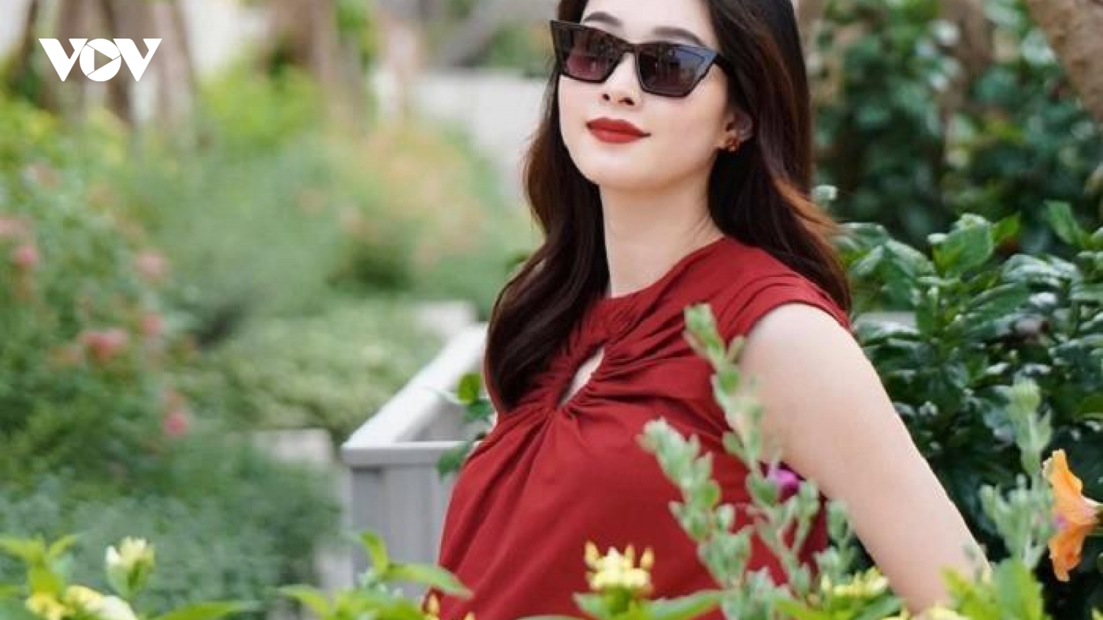 Hoa hậu Đặng Thu Thảo chính thức xác nhận mang bầu lần 2