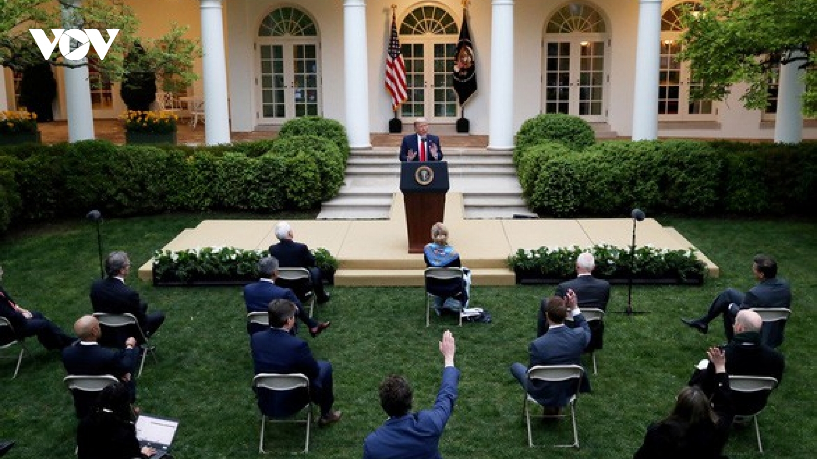 Tổng thống Trump công bố chỉ dẫn mở cửa lại nền kinh tế