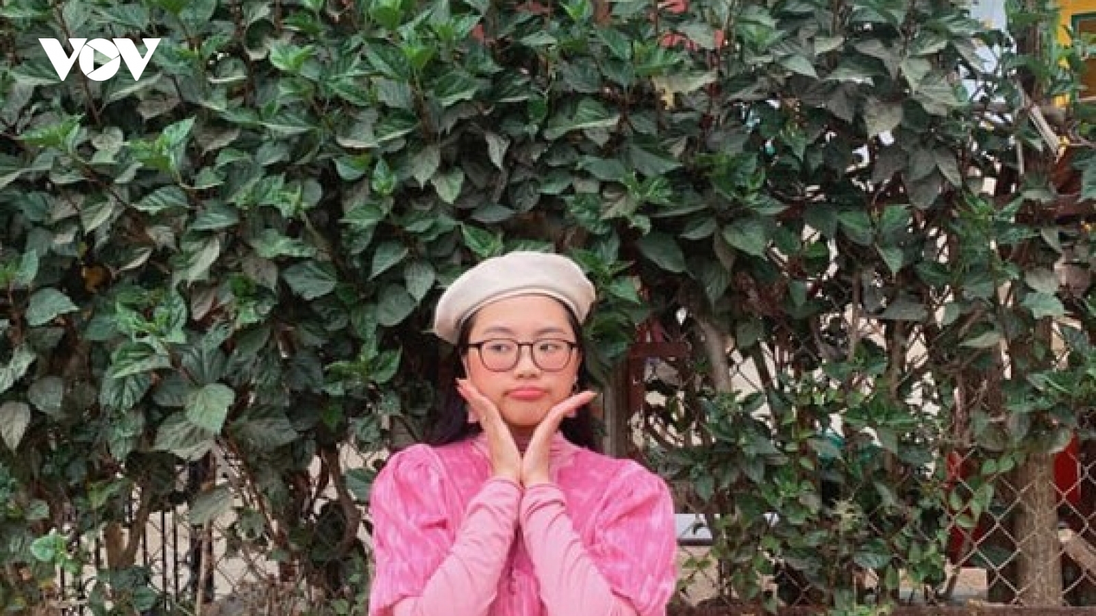 Chuyện showbiz: Phương Mỹ Chi bị chê già, “chín ép” ở tuổi 17