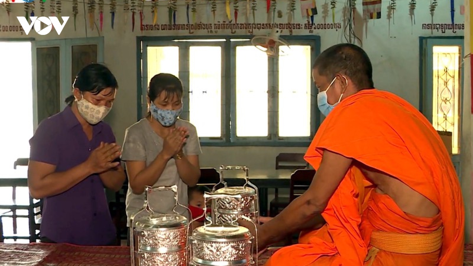 Đồng bào Khmer Nam bộ đón tết Chôl Chnăm Thmây với tinh thần chống dịch