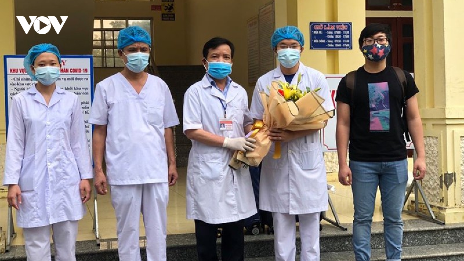Việt Nam điều trị khỏi cho 214 ca mắc Covid-19