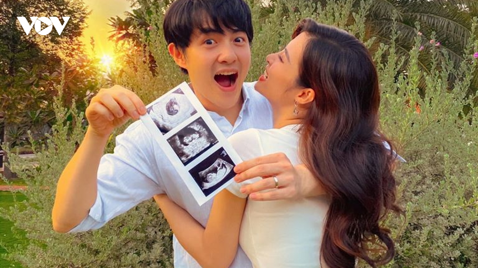 Đông Nhi chính thức xác nhận mang thai sau 5 tháng kết hôn