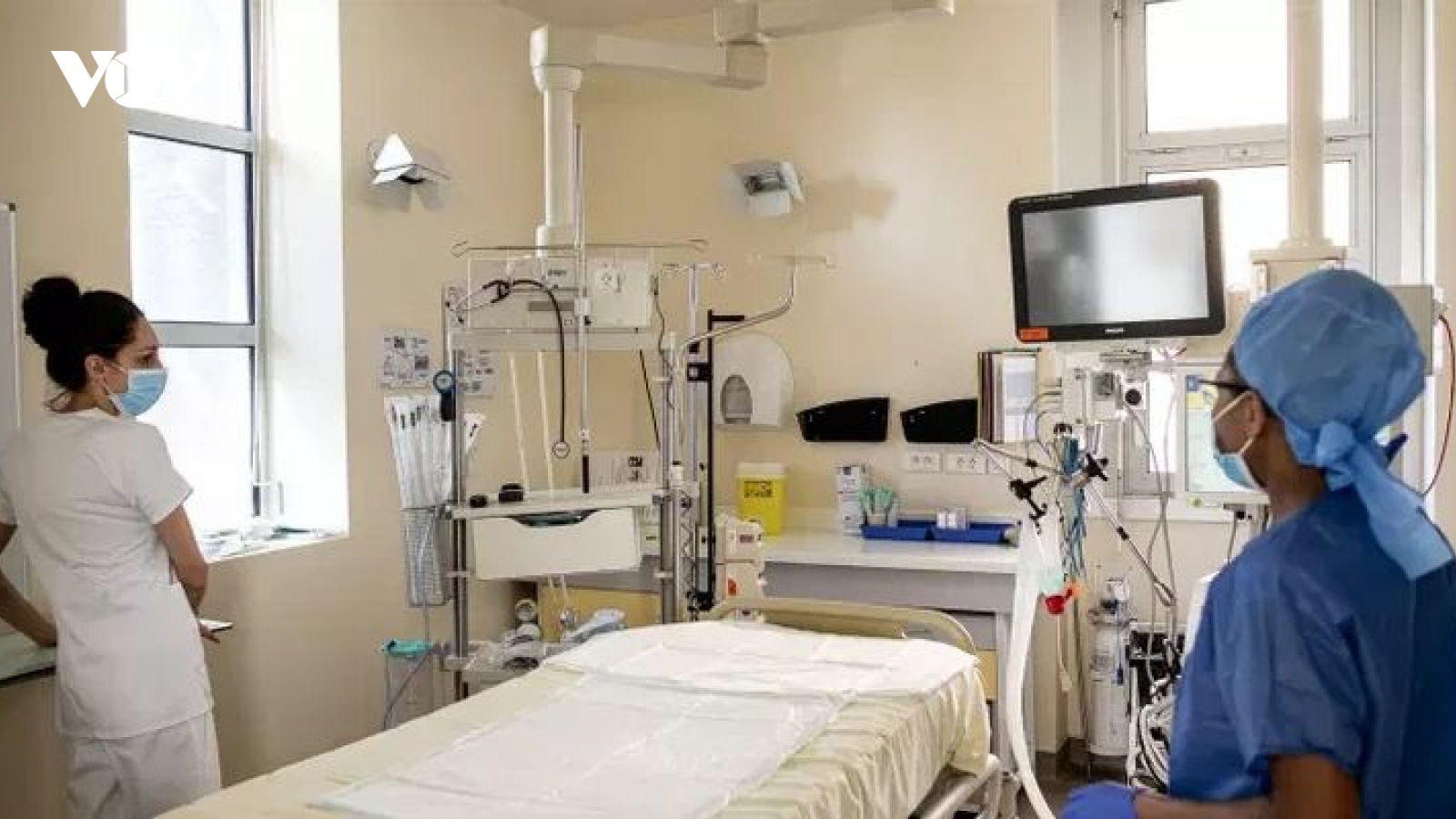 Lực lượng đối lập đòi hoãn bỏ phiếu về kế hoạch dỡ bỏ phong tỏa ở Pháp