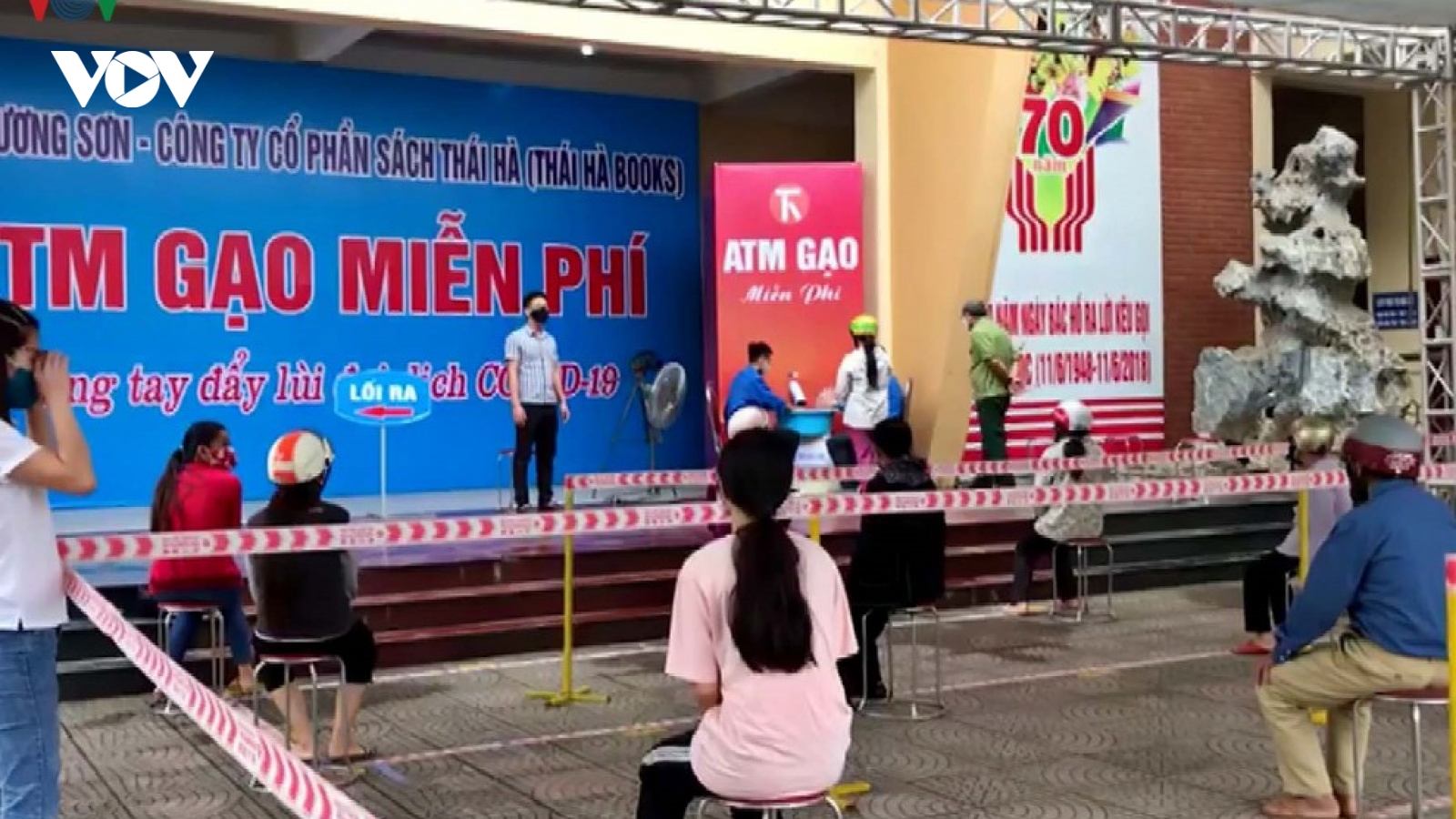 ATM gạo đầu tiên ở Hòa Bình sẽ hỗ trợ 30 tấn gạo cho người nghèo