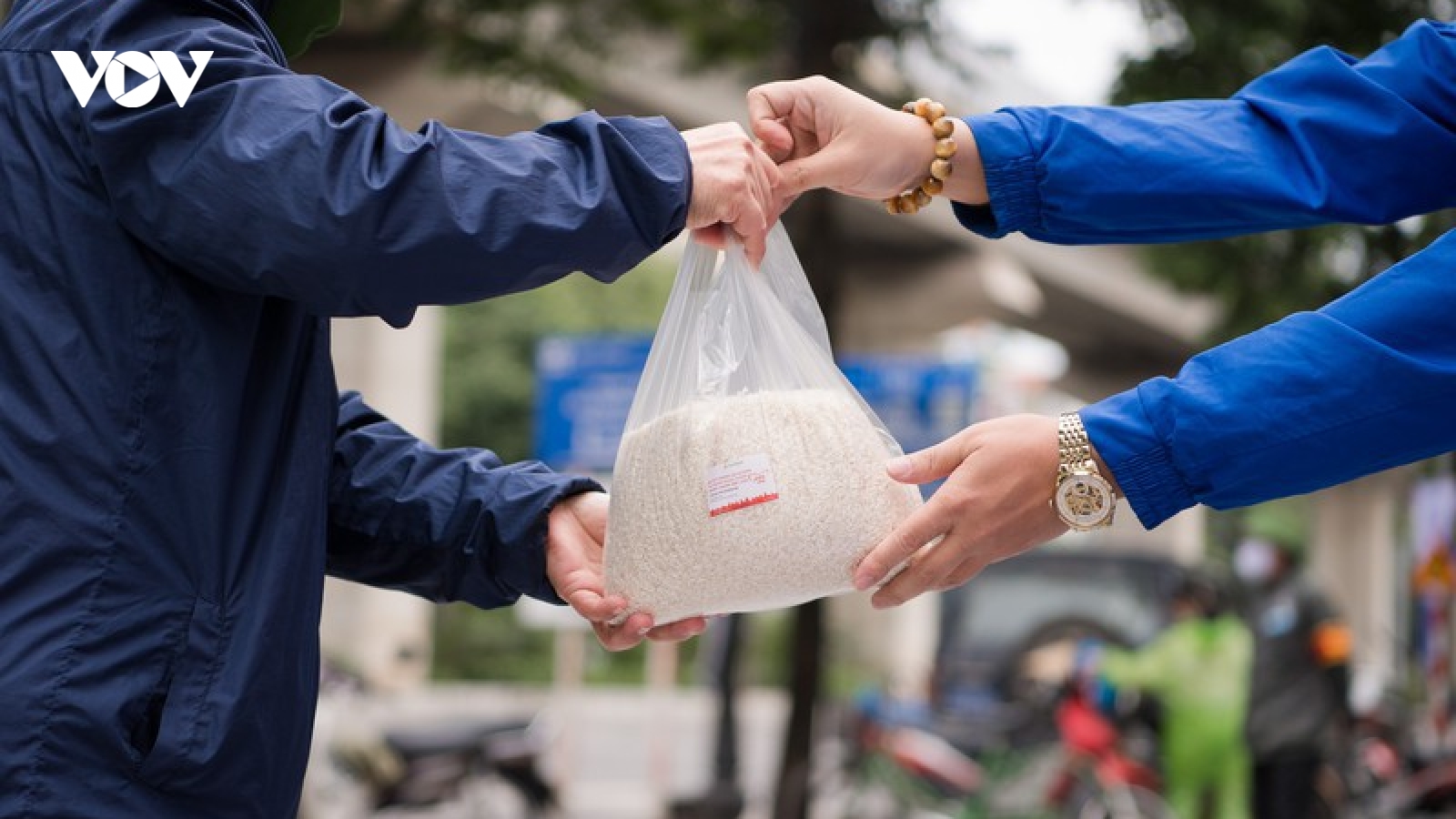 Tiền hỗ trợ dân do Covid-19 đừng để “dê nhầm nhà, gà đi lạc”