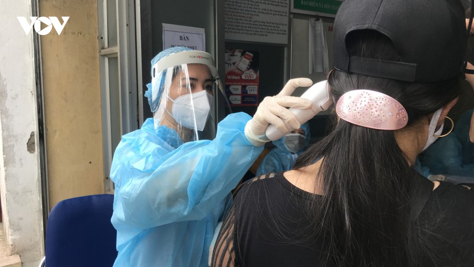 Ảnh: Hà Nội tiến hành xét nghiệm nhanh Covid-19 tại các chợ đầu mối