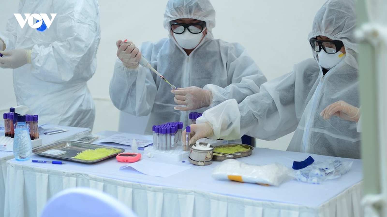 Ngày thứ 8 không có ca mắc Covid-19 mới, 17 ca có kết quả âm tính 1-2 lần