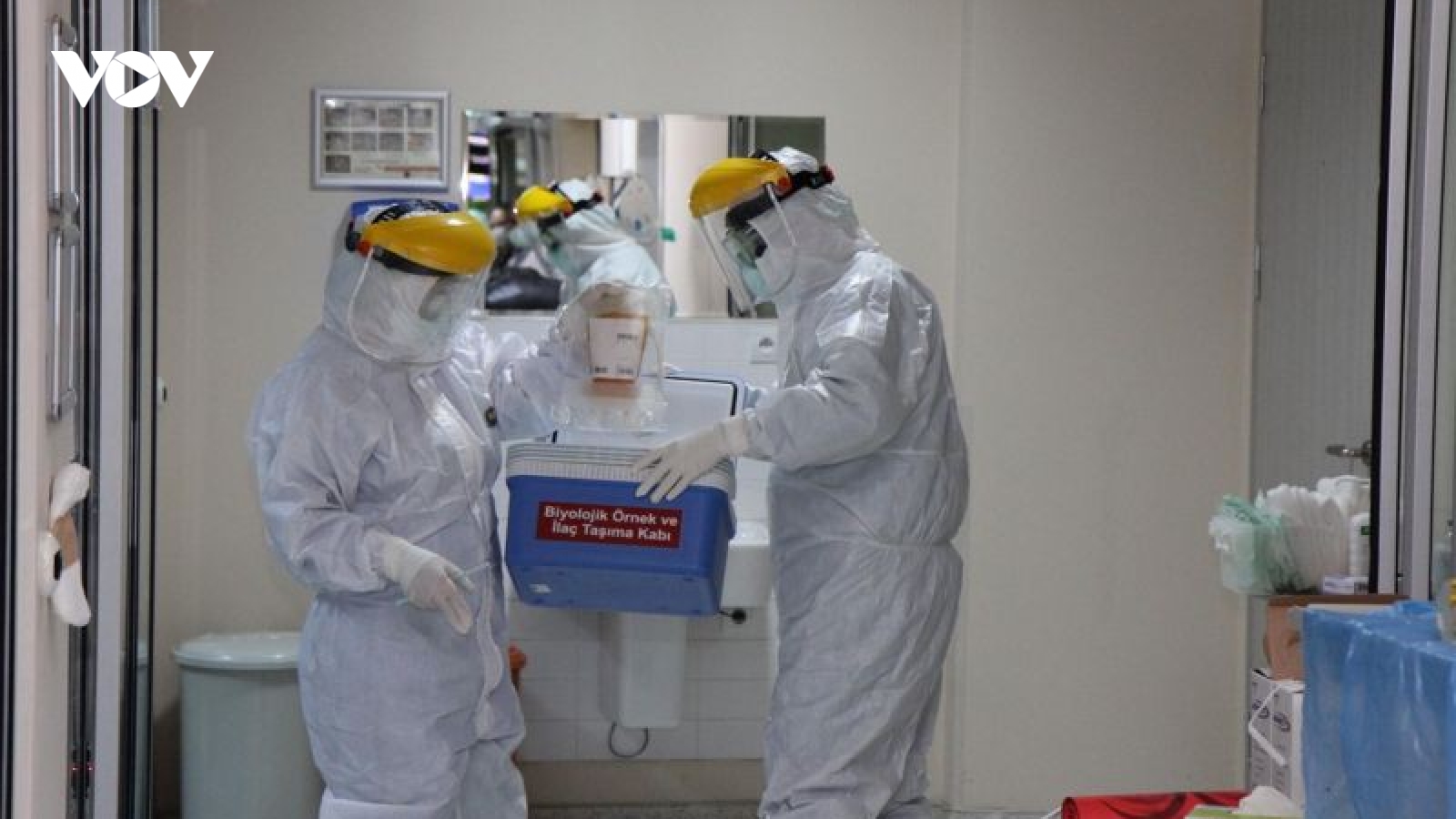 Đồ dùng bằng đồng có khả năng tiêu diệt virus SARS-CoV-2