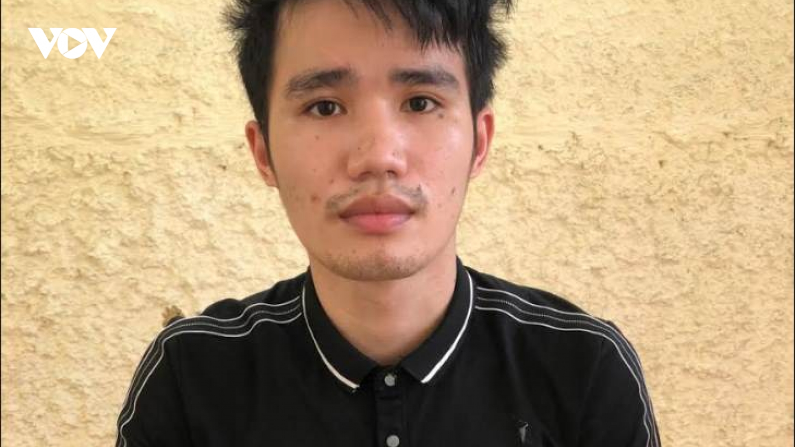 Khởi tố đối tượng đâm trọng thương bạn cùng phòng trong khu cách ly