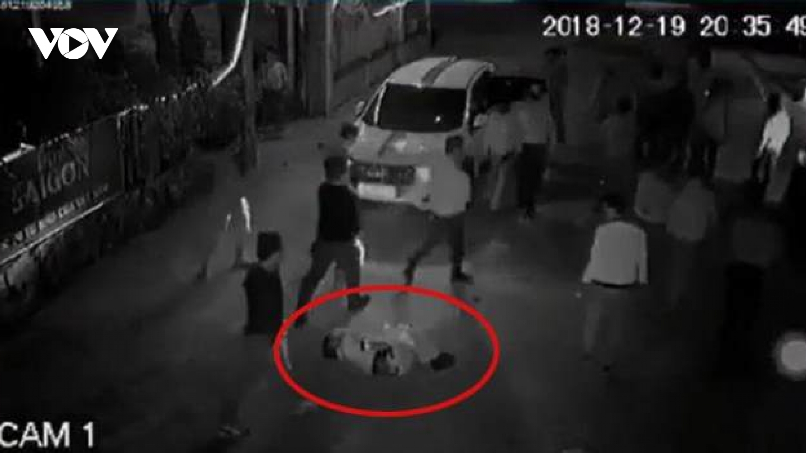 Vì sao đàn em Đường Nhuệ đánh nam thanh niên tàn phế ngay trước cửa nhà?